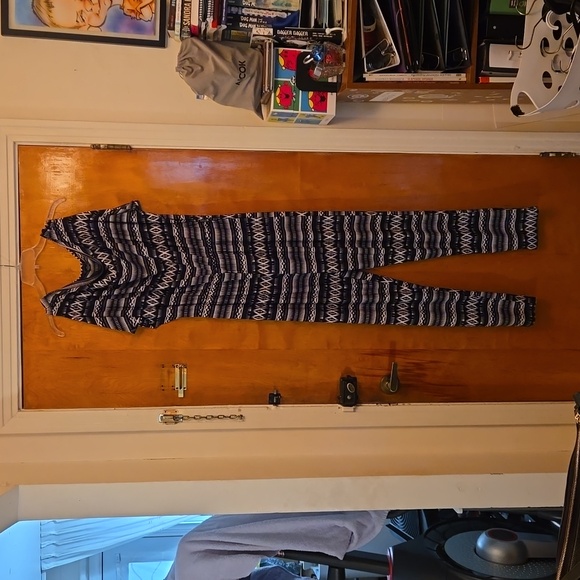 IMPRESS  sleeveless jumpsuit with black and white geometric print. Women's L - Picture 1 of 5